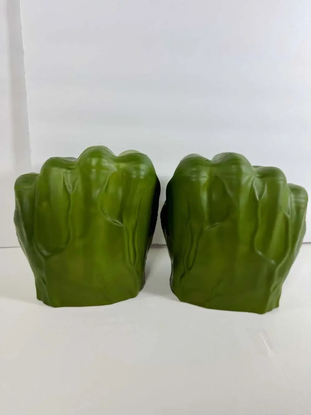 Hasbro Marvel 2011 The Incredible Hulk Smash Foam Fists Pair